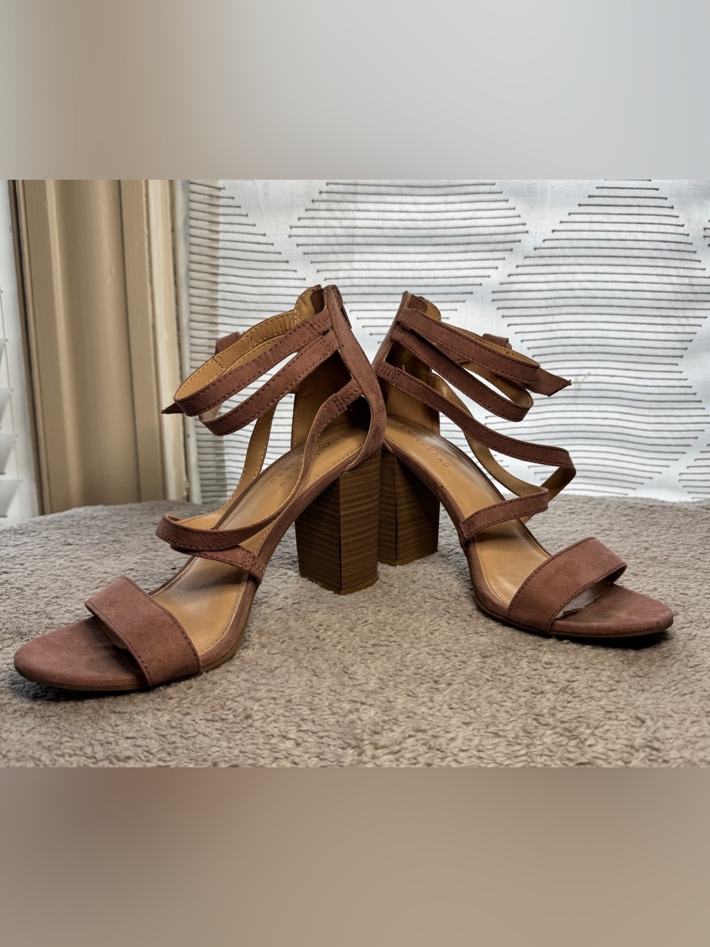 LC Lauren Conrad Mauve Strappy Block Heel Sandals